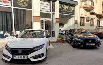 siyah ve beyaz honda civic