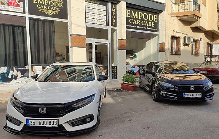 siyah ve beyaz honda civic